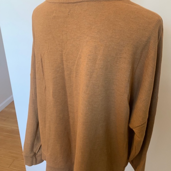 Top - Picture 5 of 6